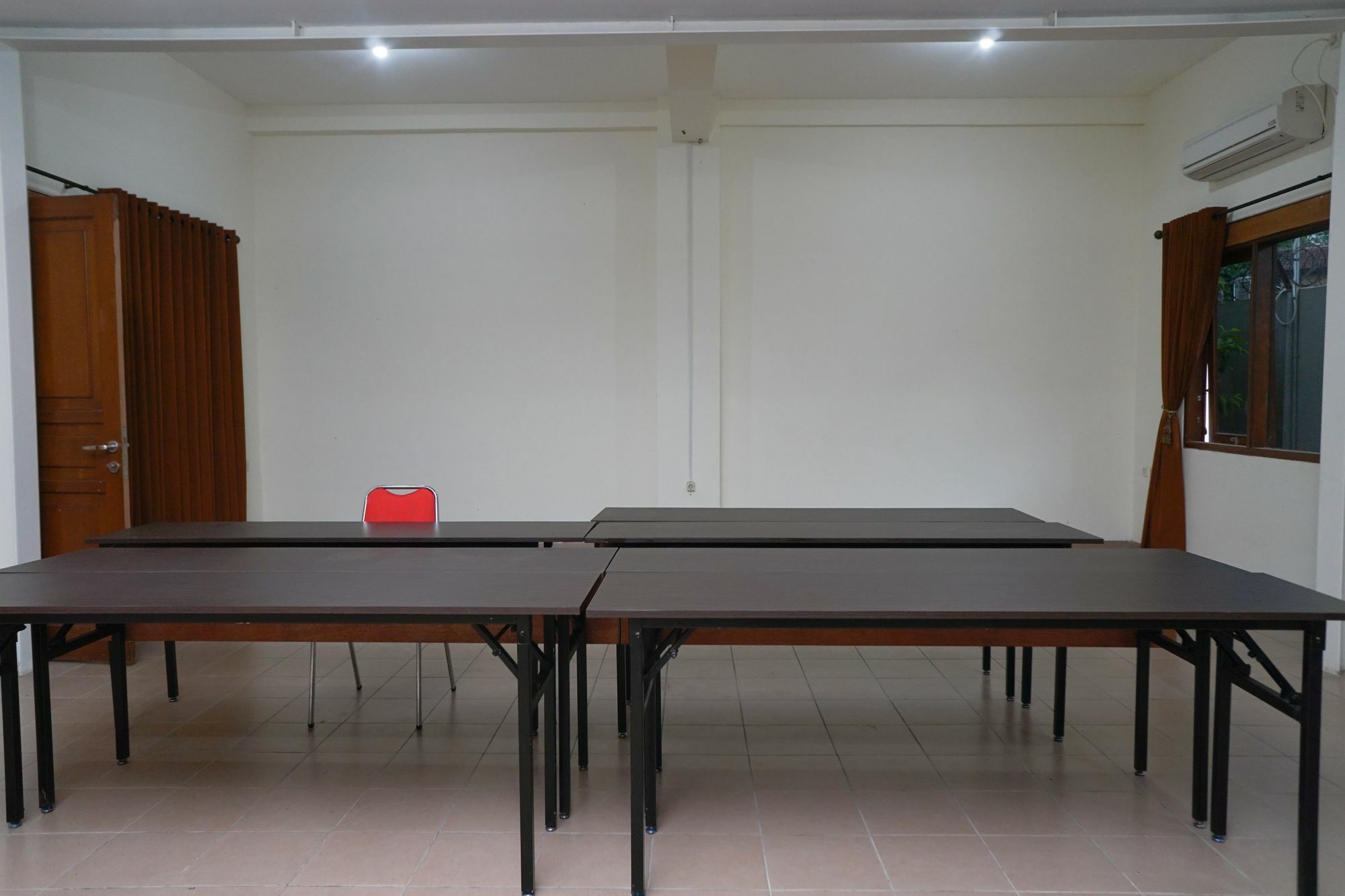 בנדונג Reddoorz Plus @ Ciumbuleuit Area מראה חיצוני תמונה