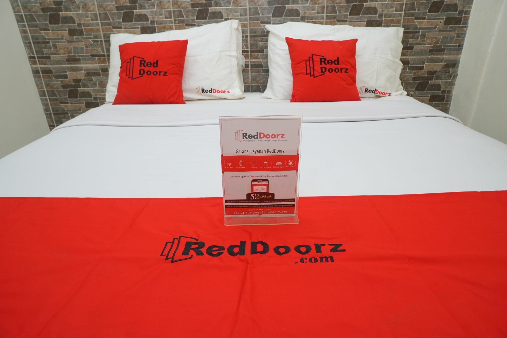 בנדונג Reddoorz Plus @ Ciumbuleuit Area מראה חיצוני תמונה