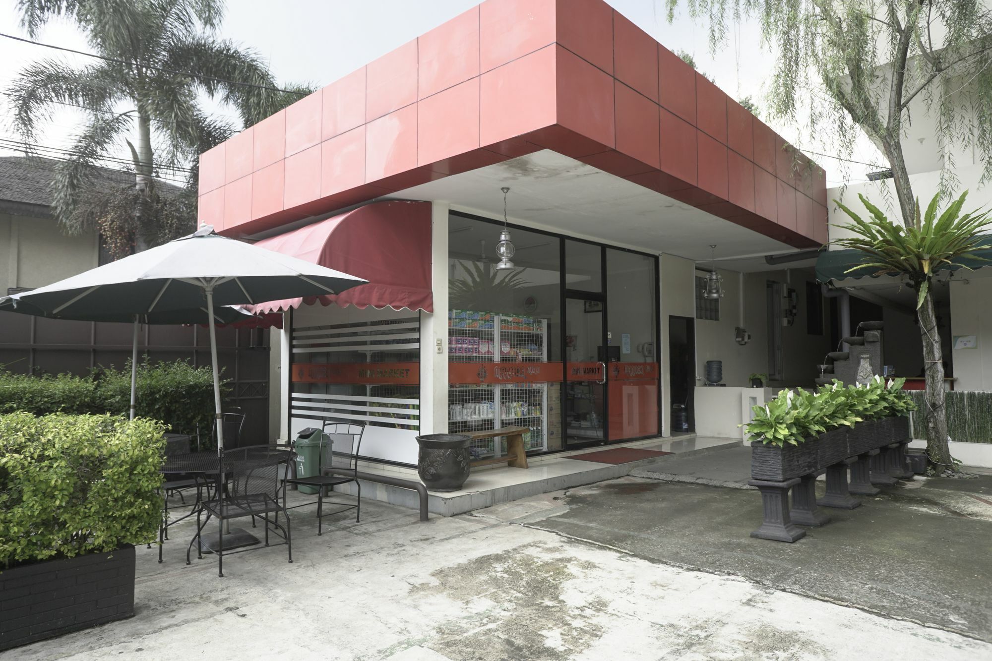 בנדונג Reddoorz Plus @ Ciumbuleuit Area מראה חיצוני תמונה